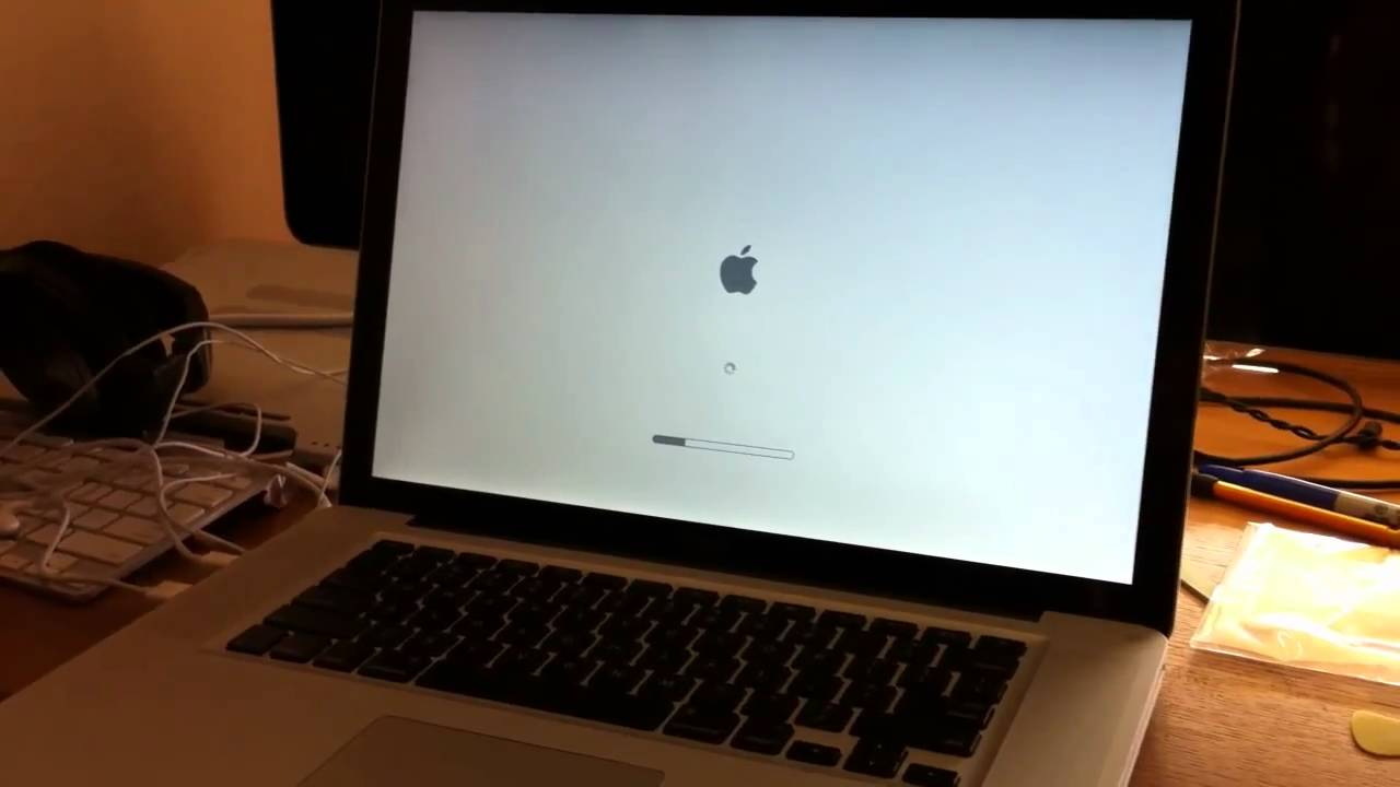 Macbook Stuck on Apple Logo and Cannot Startup
